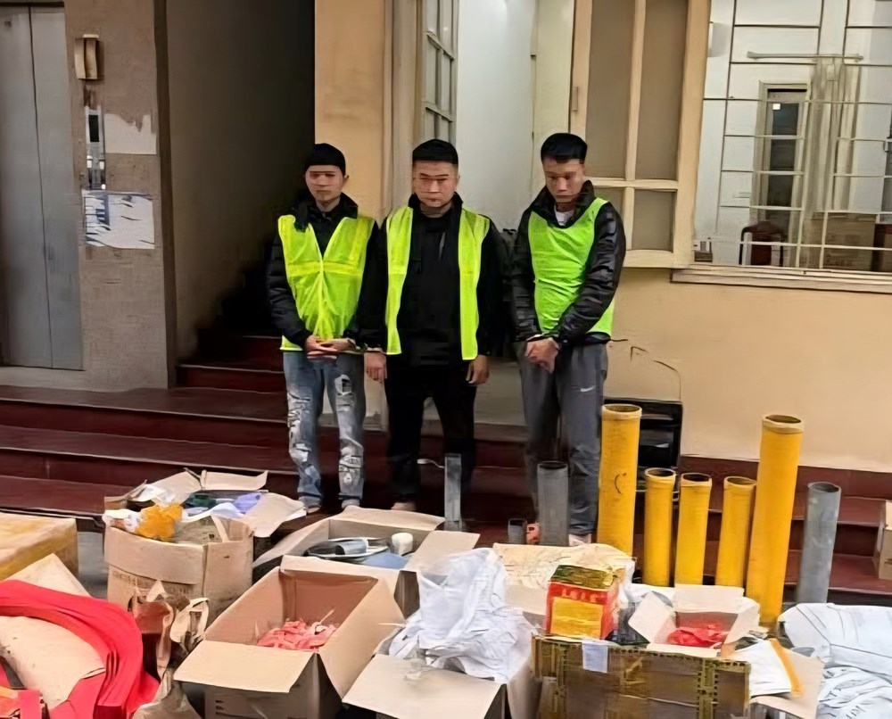 Khởi tố 3 đối tượng sản xuất, buôn bán pháo nổ - ảnh 1