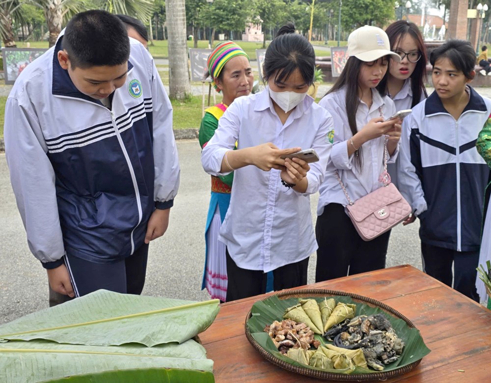 Ấm áp mâm cơm sum vầy tại “ngôi nhà chung” - ảnh 18