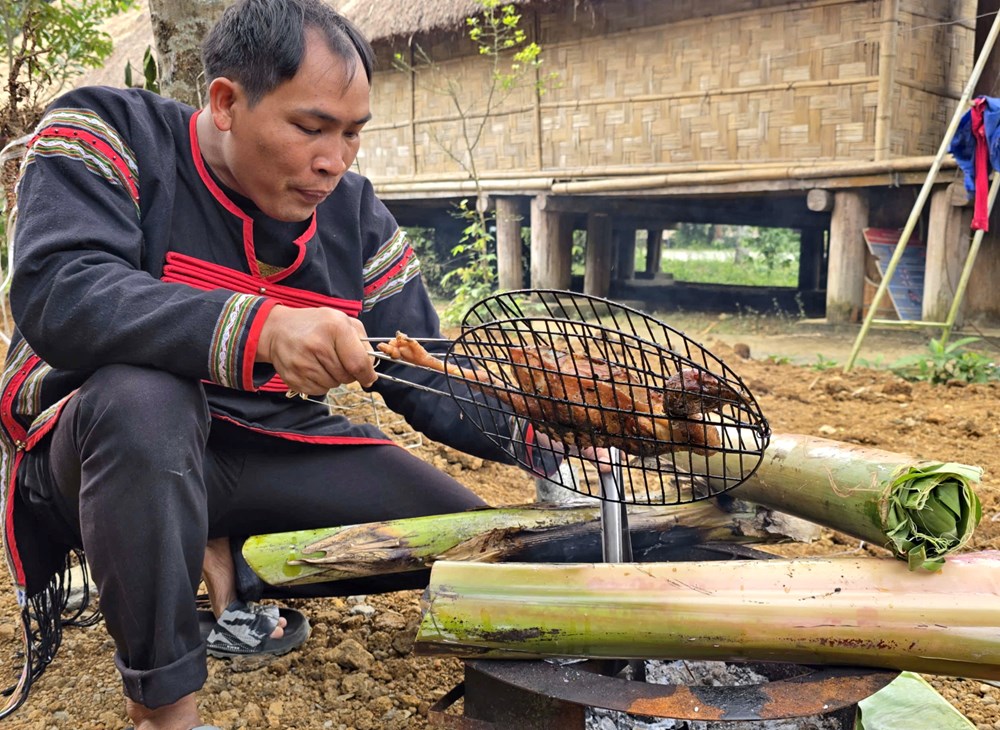 Ấm áp mâm cơm sum vầy tại “ngôi nhà chung” - ảnh 19