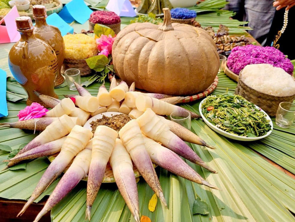 Ấm áp mâm cơm sum vầy tại “ngôi nhà chung” - ảnh 24