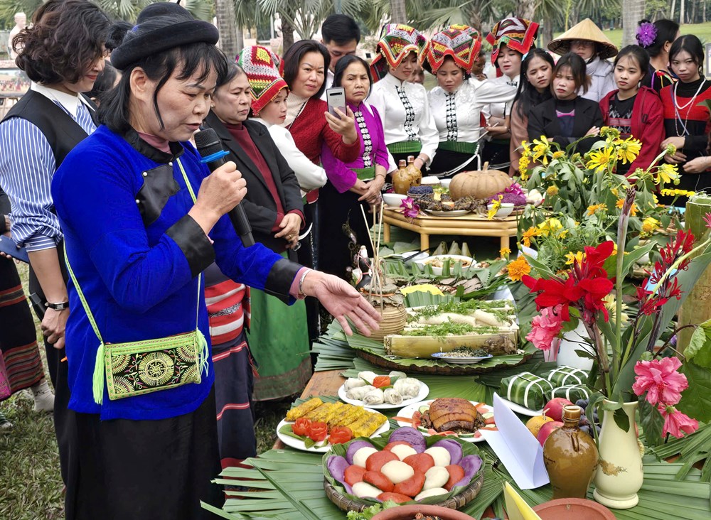 Ấm áp mâm cơm sum vầy tại “ngôi nhà chung” - ảnh 16