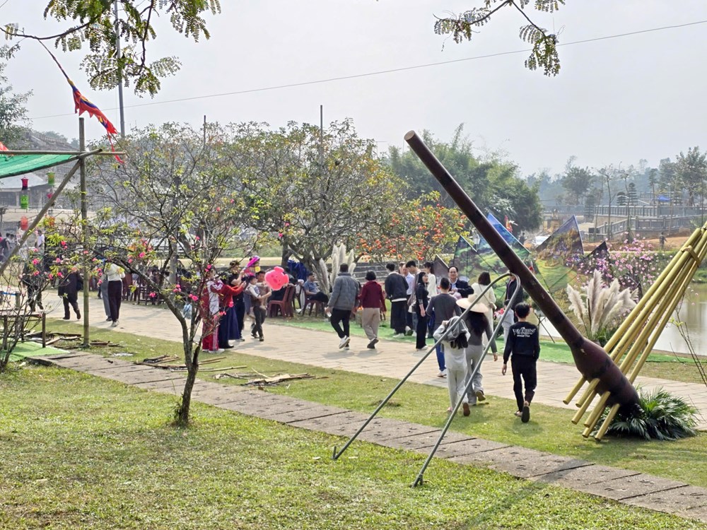 Tấp nập khách đến “Chợ phiên vùng cao - Chào năm mới 2026“ - ảnh 4