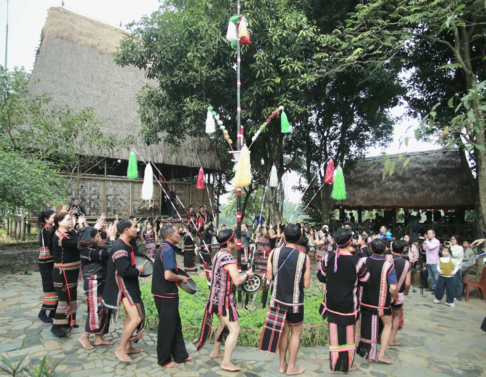 Độc đáo lễ cưới của đồng bào các dân tộc Tây Nguyên  - ảnh 17