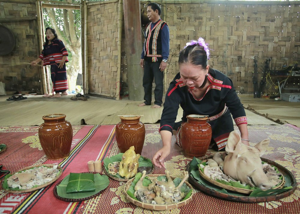 Độc đáo lễ cưới của đồng bào các dân tộc Tây Nguyên  - ảnh 2