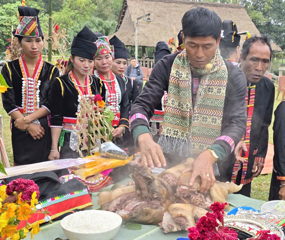 Nghi thức thu thóc cầu mùa của người Khơ Mú  - ảnh 5