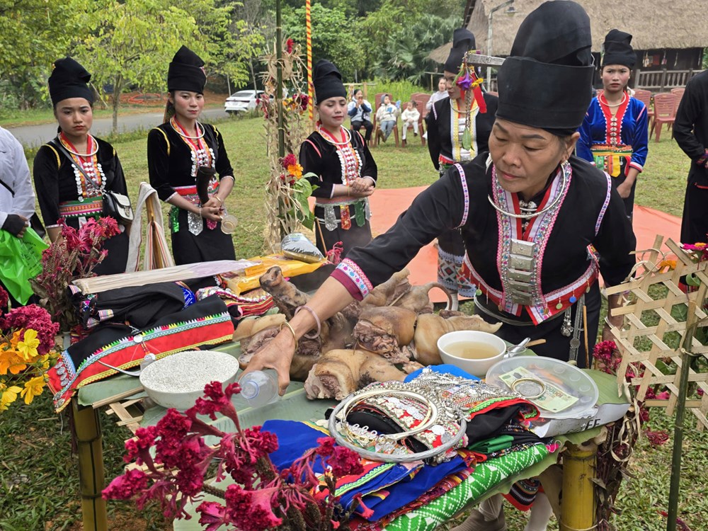 Nghi thức thu thóc cầu mùa của người Khơ Mú  - ảnh 6