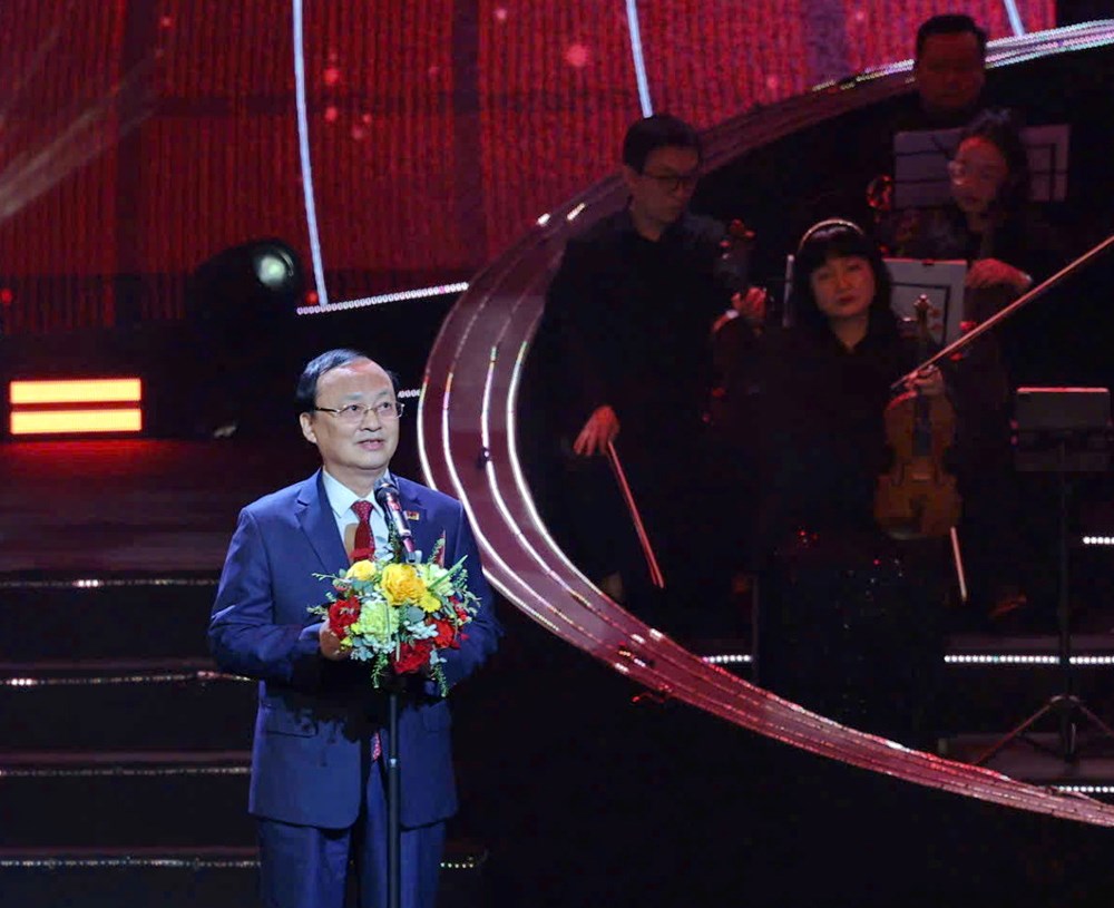 “Với Đảng vẹn toàn niềm tin yêu” - Hành trình cảm xúc từ cội nguồn đến khát vọng thời đại - ảnh 2