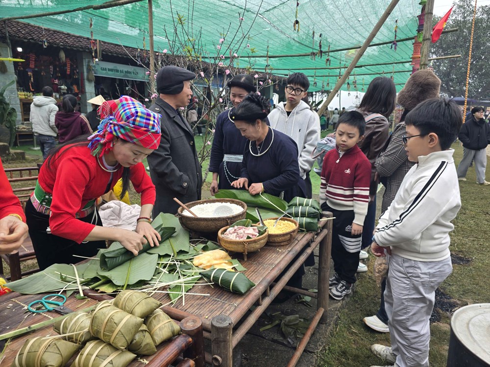 2,5 vạn lượt khách tới “ngôi nhà chung” dịp đầu năm mới  - ảnh 2