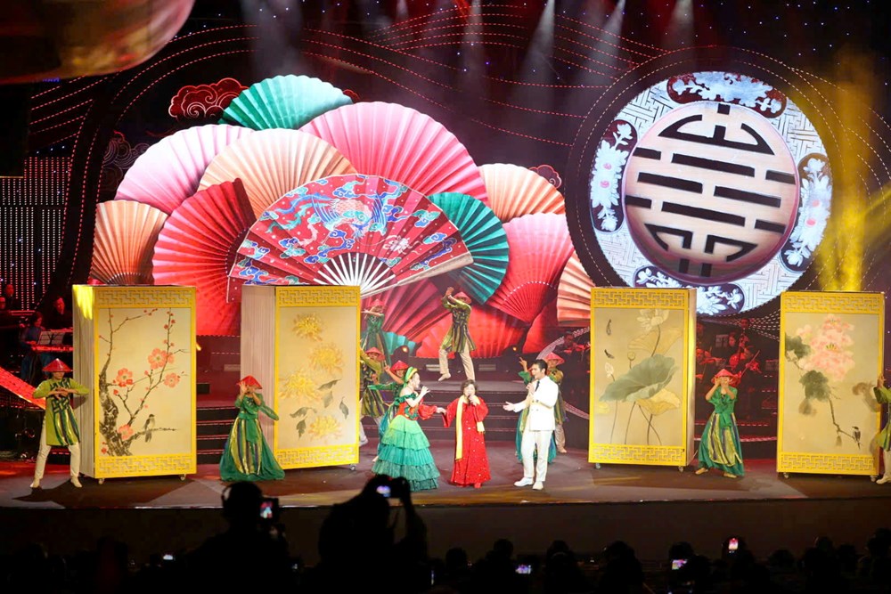 “Với Đảng vẹn toàn niềm tin yêu” - Hành trình cảm xúc từ cội nguồn đến khát vọng thời đại - ảnh 5