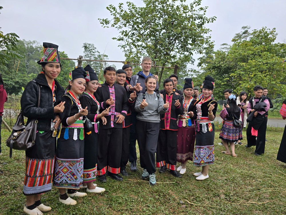 2,5 vạn lượt khách tới “ngôi nhà chung” dịp đầu năm mới  - ảnh 1