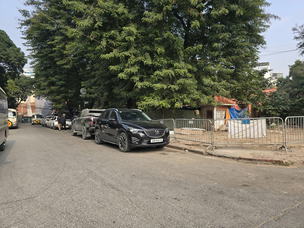 Ngõ 294 Kim Mã - “điểm nóng” lấn chiếm ngõ làm nơi đỗ xe  - ảnh 4