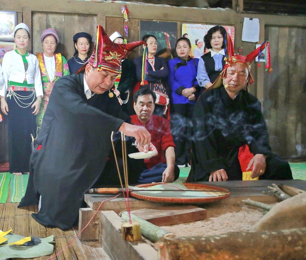 Độc đáo Lễ cúng vía bếp của người Mường - ảnh 8