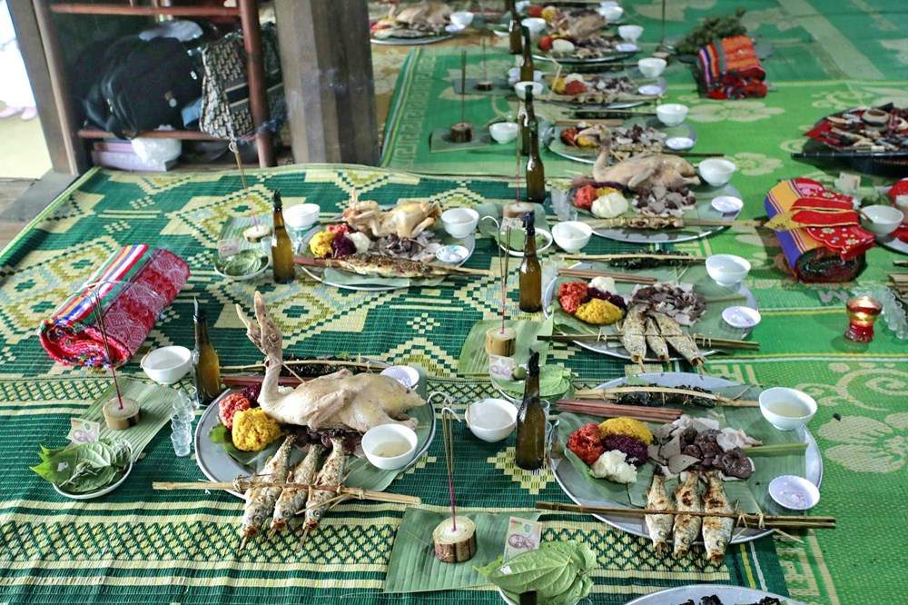 Độc đáo Lễ cúng vía bếp của người Mường - ảnh 2