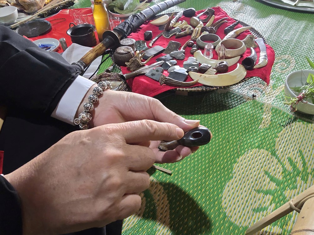 Giải mã bí mật túi Khót - “vũ khí” huyền bí của thầy Mo Mường - ảnh 13