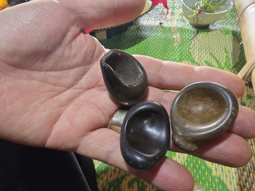 Giải mã bí mật túi Khót - “vũ khí” huyền bí của thầy Mo Mường - ảnh 12