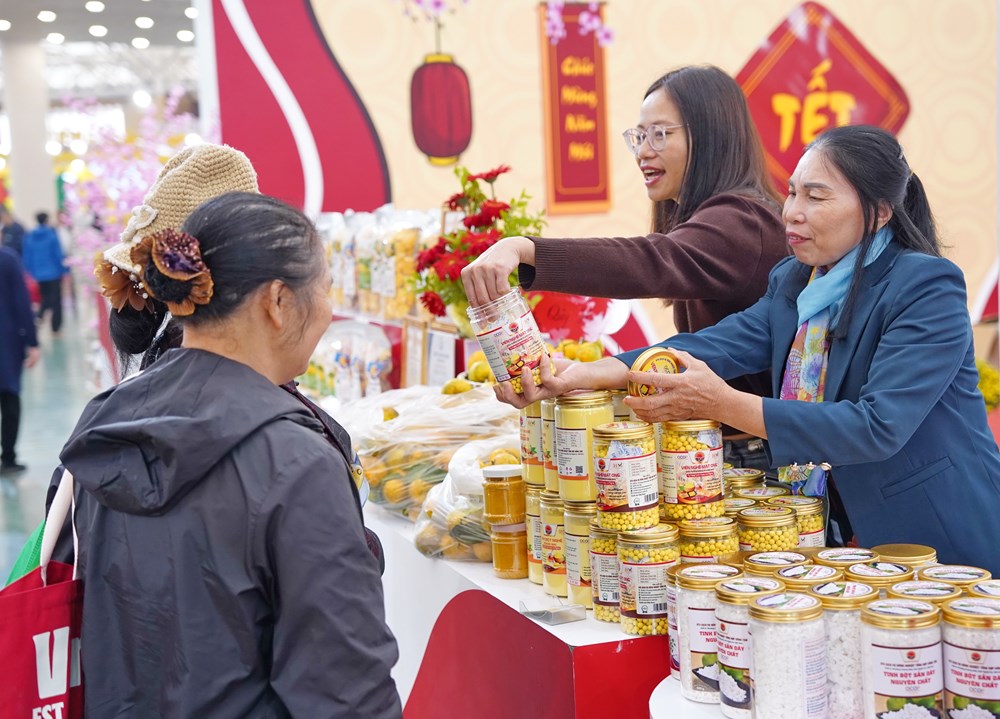 Hội chợ mùa Xuân 2026: Sức mua bứt phá, doanh nghiệp hồ hởi  - ảnh 2