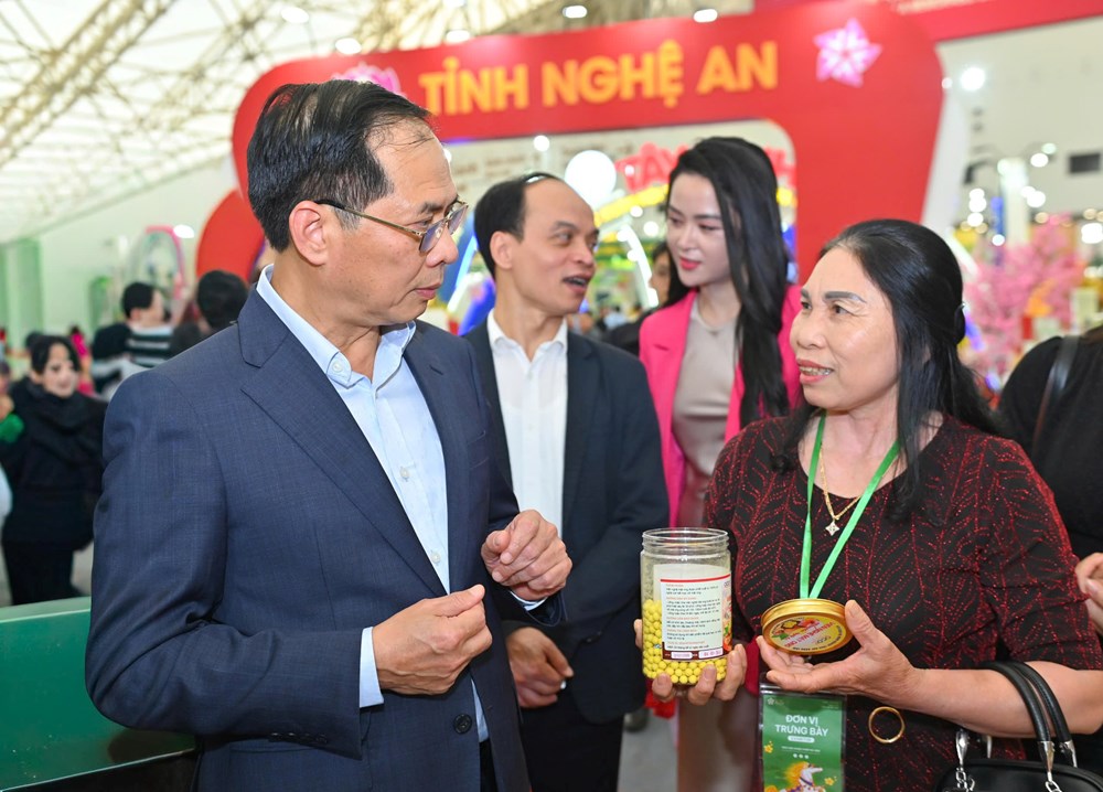 Phó Thủ tướng Bùi Thanh Sơn: Hội chợ Mùa Xuân 2026 là nơi mua sắm và hưởng thụ không khí mùa xuân - ảnh 5