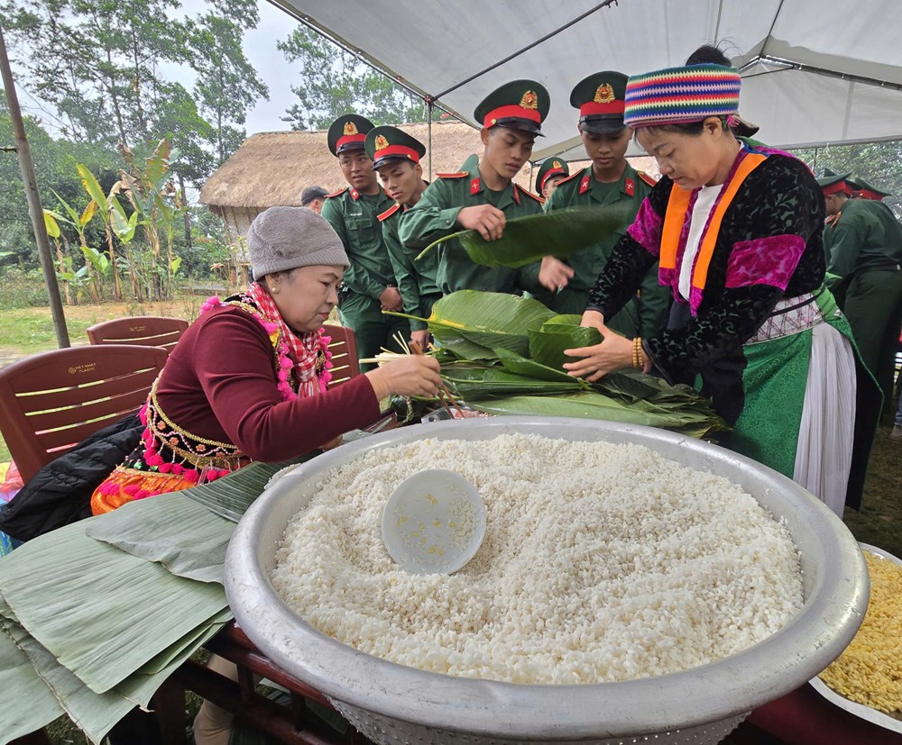 Sẻ chia yêu thương tại chương trình “Bánh chưng xanh - Tết vì người nghèo” 2026 - ảnh 6