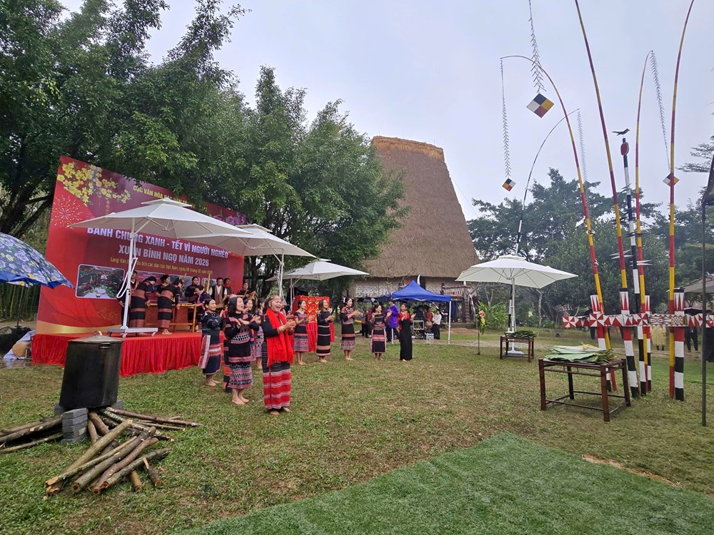 Sẻ chia yêu thương tại chương trình “Bánh chưng xanh - Tết vì người nghèo” 2026 - ảnh 8