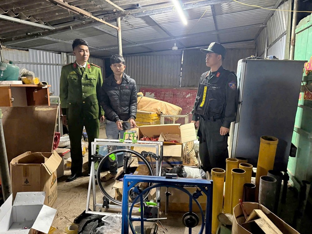 Triệt phá liên tiếp nhiều nhóm buôn bán, sản xuất pháo nổ - ảnh 2