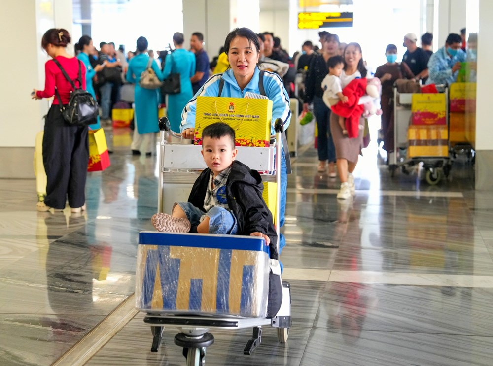 Hỗ trợ 550 người lao động về quê đón Tết trên chuyến bay của Vietnam Airlines - ảnh 2