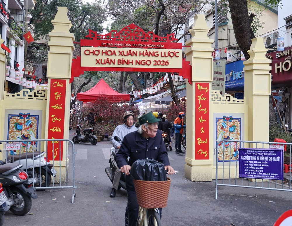 “Sống chậm” ở chợ hoa Hàng Lược  - ảnh 1