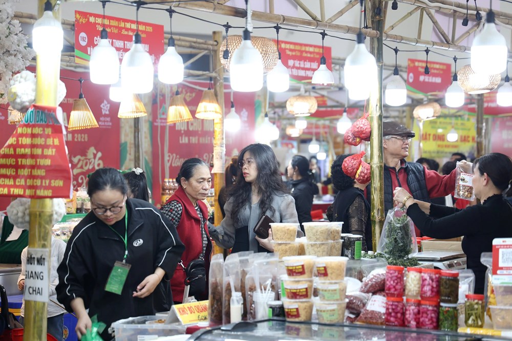 Ào ạt “chốt đơn” trong ngày bế mạc Hội chợ Mùa Xuân 2026 - ảnh 3