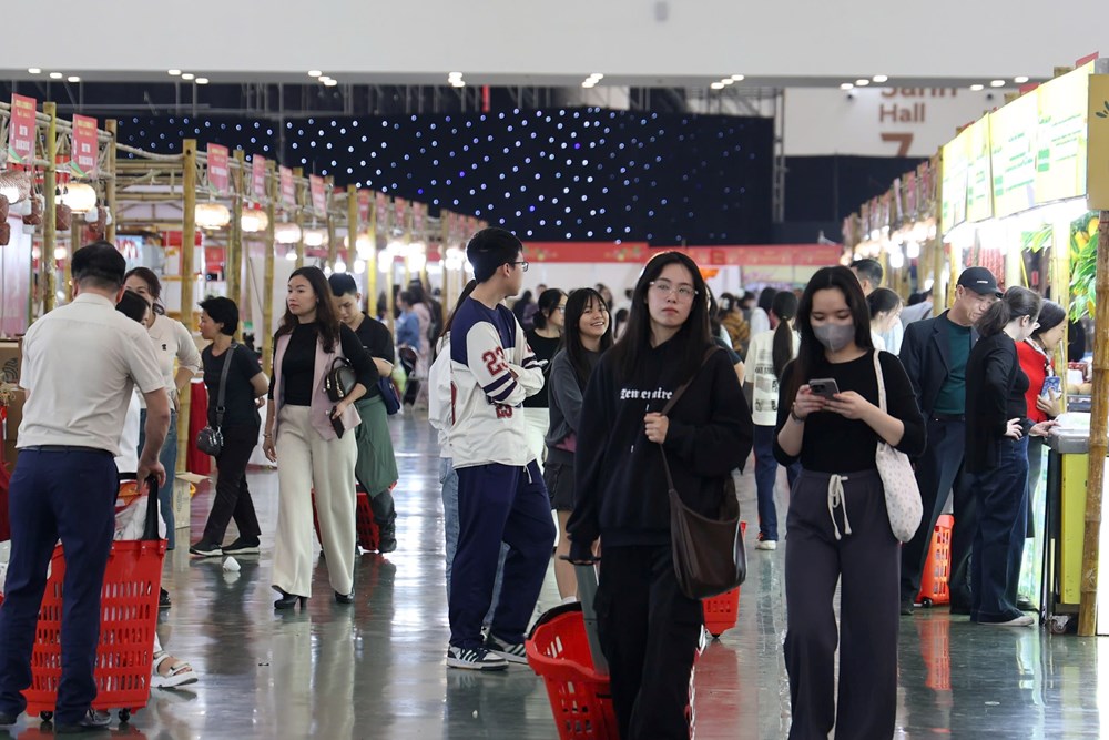 Ào ạt “chốt đơn” trong ngày bế mạc Hội chợ Mùa Xuân 2026 - ảnh 6