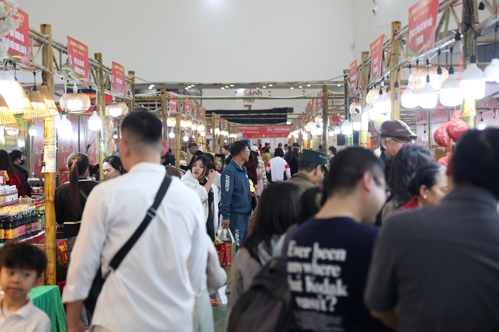 Ào ạt “chốt đơn” trong ngày bế mạc Hội chợ Mùa Xuân 2026 - ảnh 2