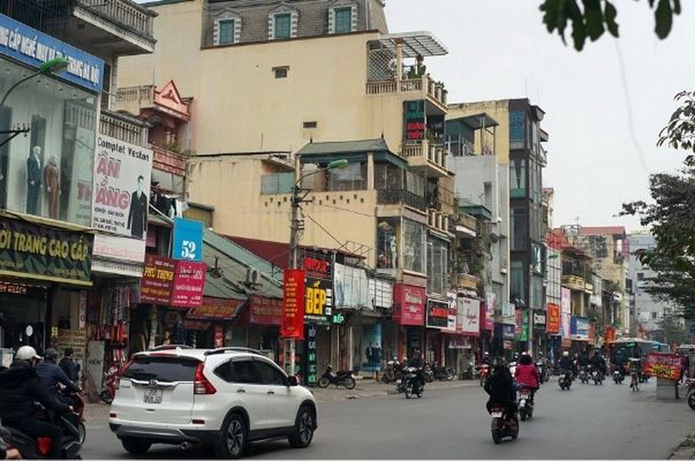 Thí điểm cấm xe taxi, xe hợp đồng vào phố Khâm Thiên - ảnh 1