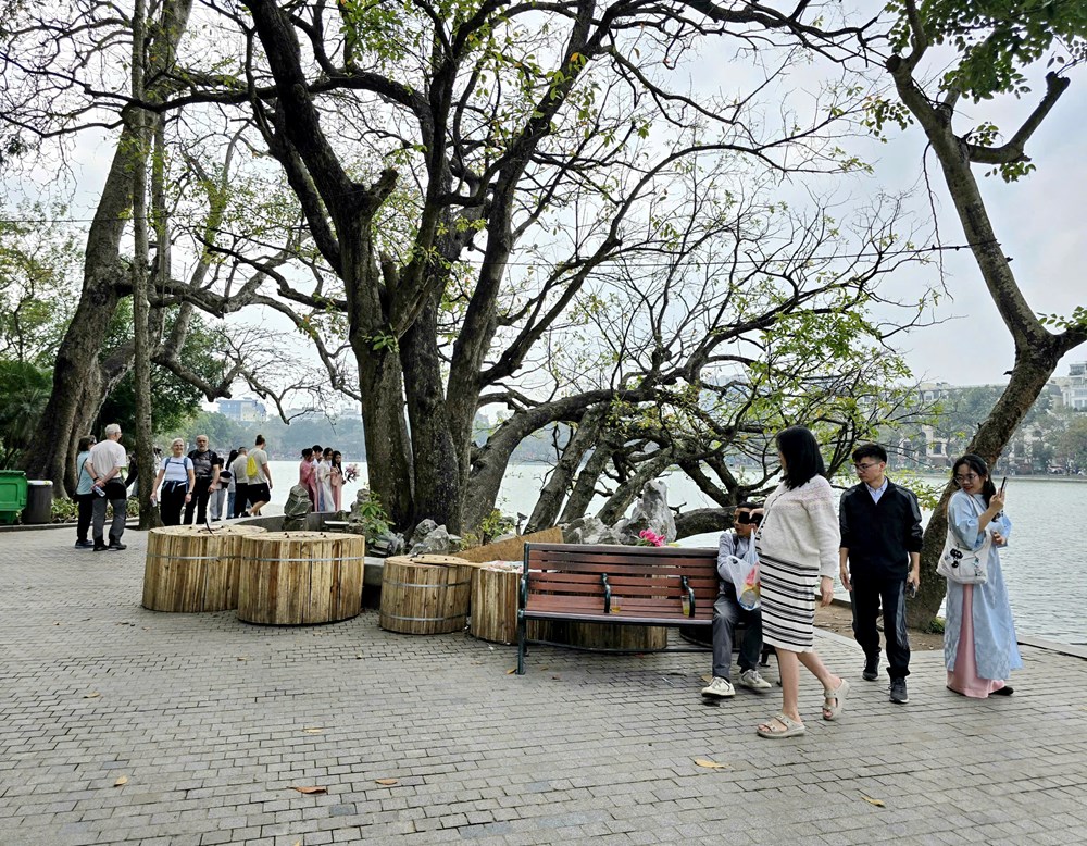  Thảnh thơi dạo phố Hà Nội ngày giáp Tết - ảnh 9