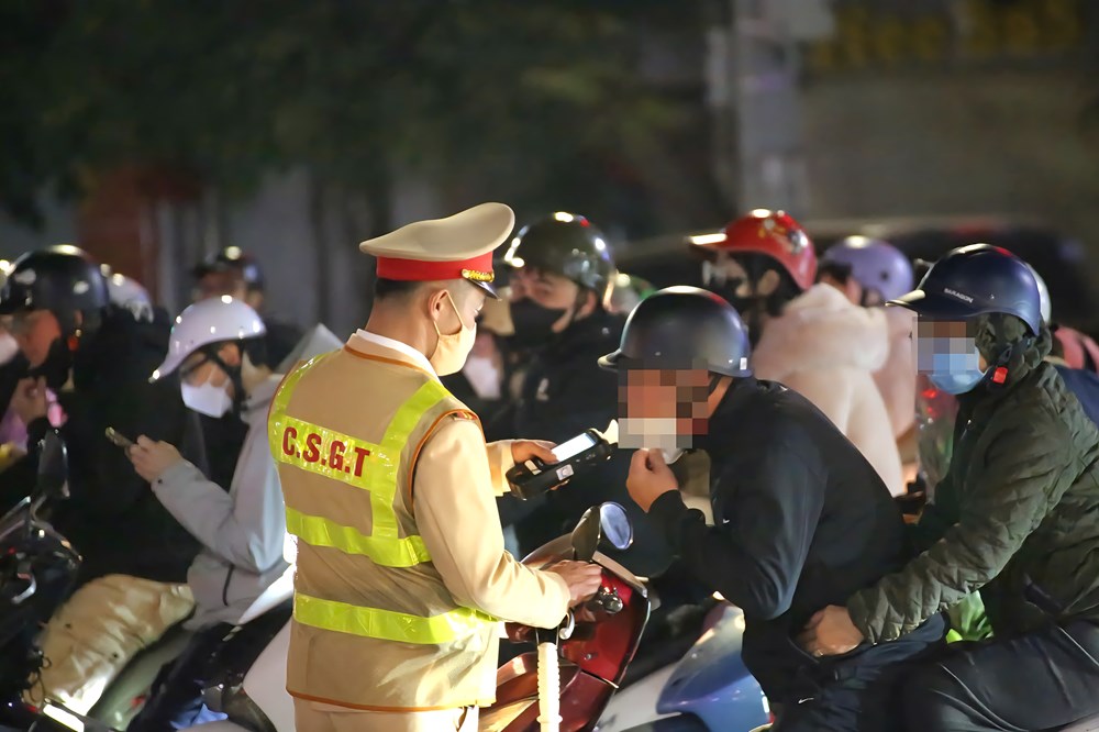 CSGT đồng loạt ra quân xử lý vi phạm nồng độ cồn từ 10h sáng mai - ảnh 1