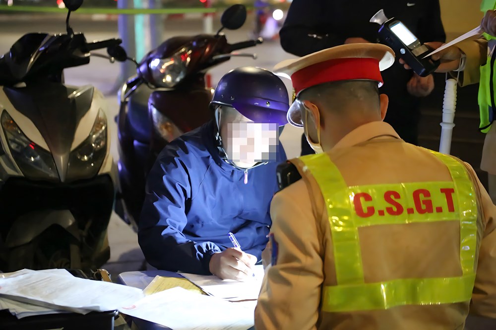 CSGT đồng loạt ra quân xử lý vi phạm nồng độ cồn từ 10h sáng mai - ảnh 3