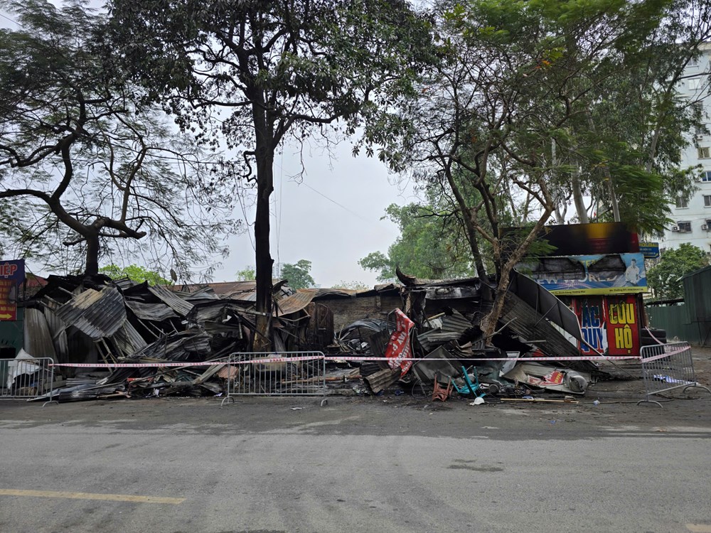 Hà Nội: Cháy cửa hàng sửa xe máy trong đêm mùng 2 Tết - ảnh 5