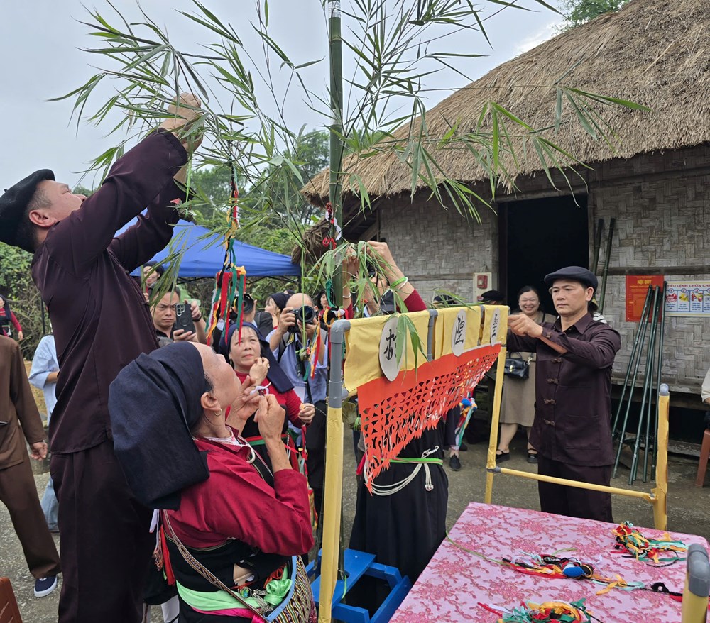 Rộn ràng lễ hội Xuống đồng của đồng bào Cao Lan  - ảnh 4