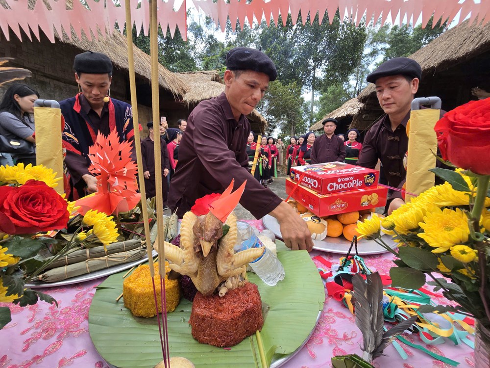 Rộn ràng lễ hội Xuống đồng của đồng bào Cao Lan  - ảnh 11