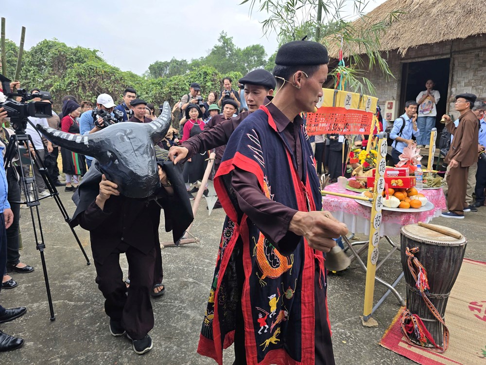 Rộn ràng lễ hội Xuống đồng của đồng bào Cao Lan  - ảnh 14