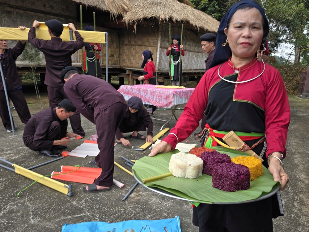 Rộn ràng lễ hội Xuống đồng của đồng bào Cao Lan  - ảnh 5