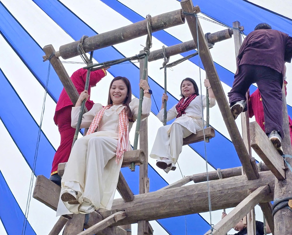 Vui  hội Ví đu của người Mường giữa lòng Thủ đô - ảnh 17