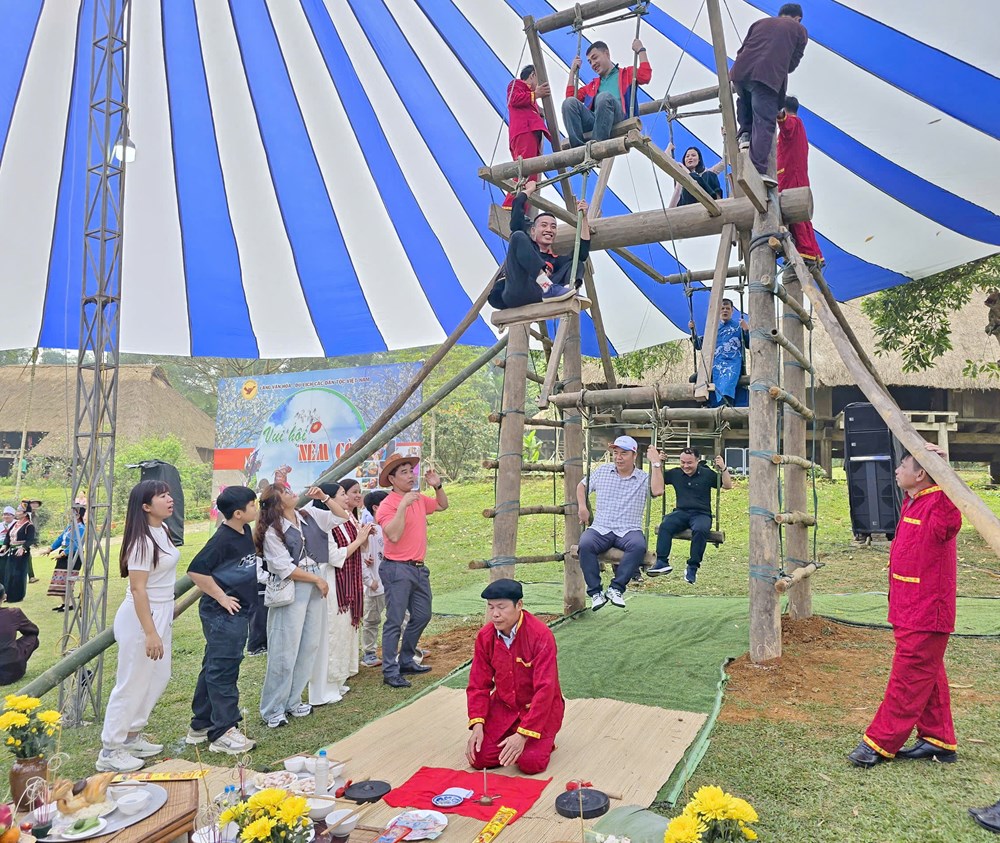 Vui  hội Ví đu của người Mường giữa lòng Thủ đô - ảnh 14