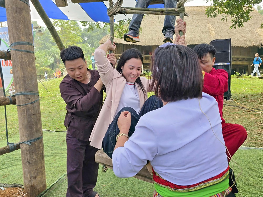 Vui  hội Ví đu của người Mường giữa lòng Thủ đô - ảnh 15