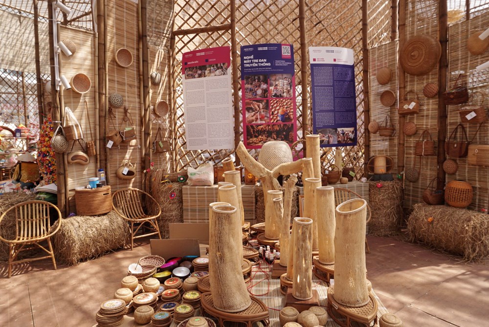 Khi làng nghề truyền thống bước vào trung tâm thương mại - ảnh 7