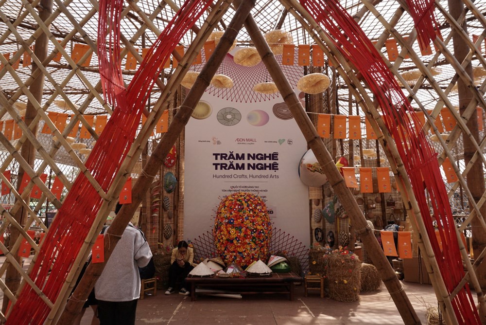 Khi làng nghề truyền thống bước vào trung tâm thương mại - ảnh 1
