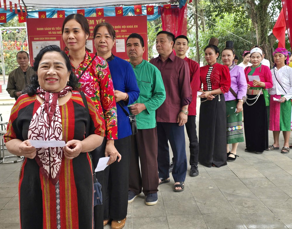 Đồng bào các dân tộc tại “Ngôi nhà chung” hồ hởi đi bầu cử - ảnh 10