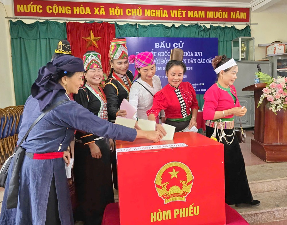 Đồng bào các dân tộc tại “Ngôi nhà chung” hồ hởi đi bầu cử - ảnh 16