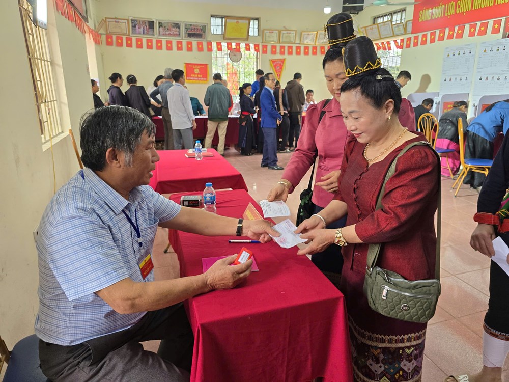 Đồng bào các dân tộc tại “Ngôi nhà chung” hồ hởi đi bầu cử - ảnh 19