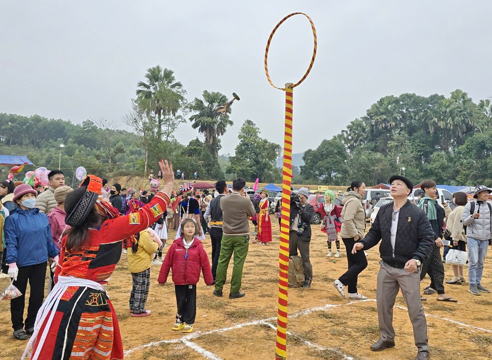 Cần có cơ chế đặc thù để bảo tồn và phát huy văn hóa dân tộc thiểu số đi vào thực chất  - ảnh 11