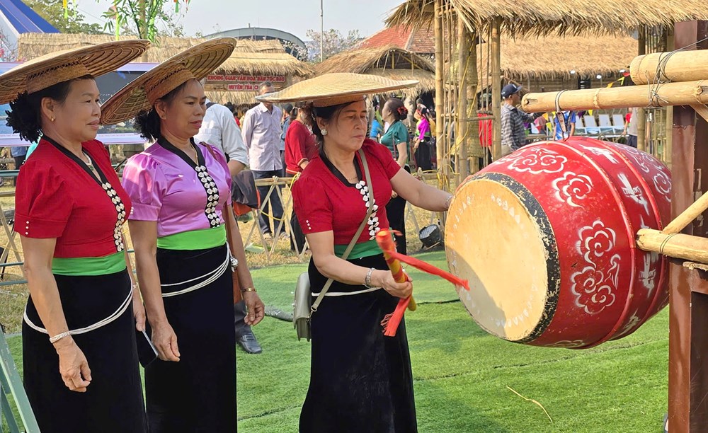 Cần có cơ chế đặc thù để bảo tồn và phát huy văn hóa dân tộc thiểu số đi vào thực chất  - ảnh 10
