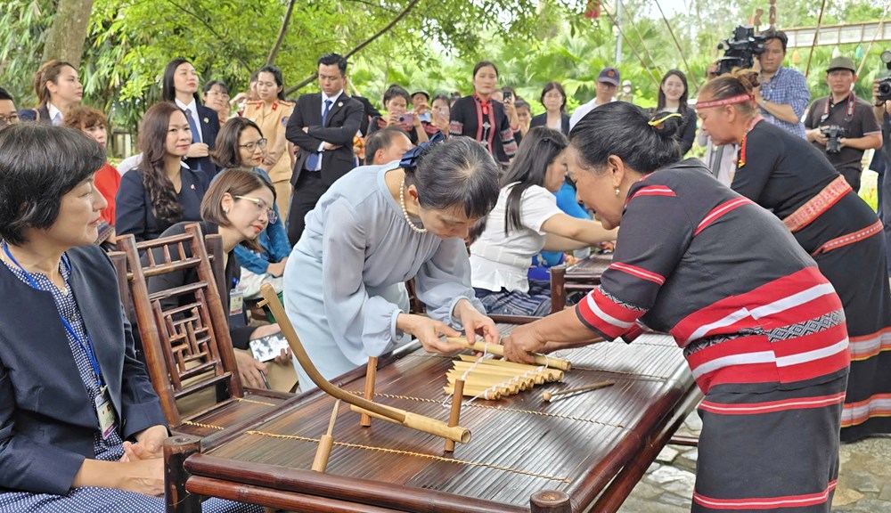 Cần có cơ chế đặc thù để bảo tồn và phát huy văn hóa dân tộc thiểu số đi vào thực chất  - ảnh 5