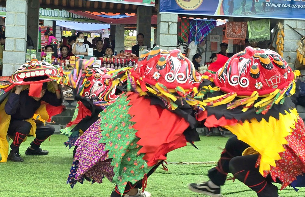 Cần có cơ chế đặc thù để bảo tồn và phát huy văn hóa dân tộc thiểu số đi vào thực chất  - ảnh 7